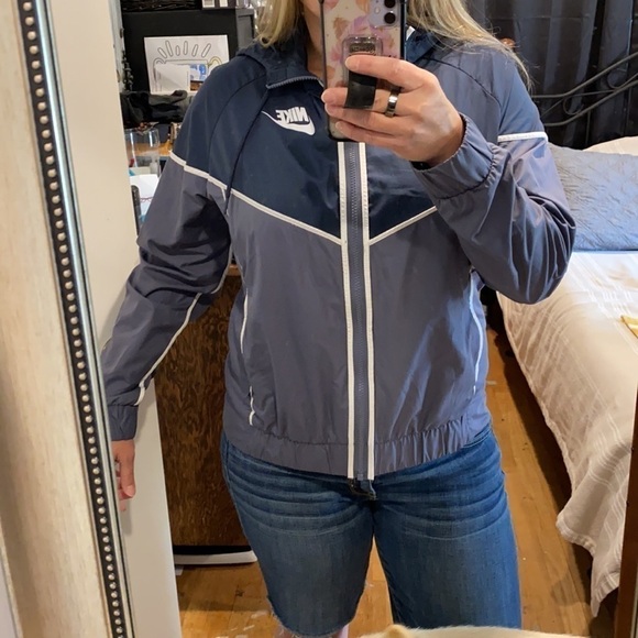 Nike Lightweight Rain Windbreaker Jacket EUC - Picture 14 of 16